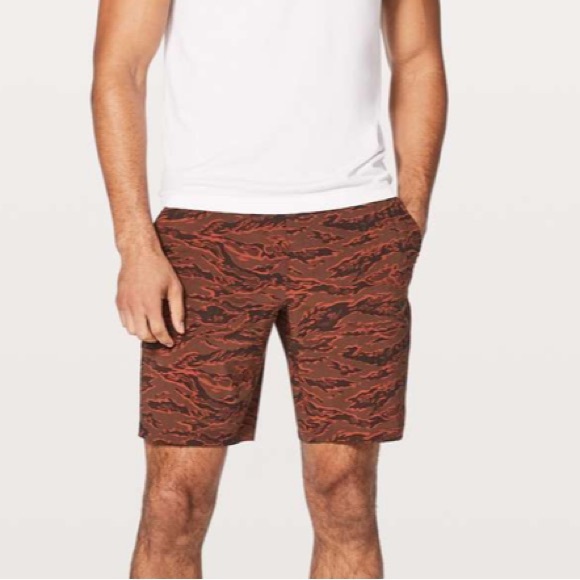 Lululemon Pace Breaker Short  in Tiger Camo Multi Orange size SMALL men’s - Picture 2 of 9